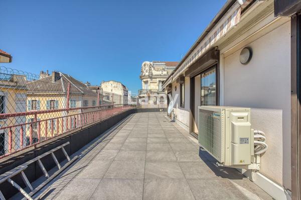 T4 dernier etage avec terrasse de 80 m²