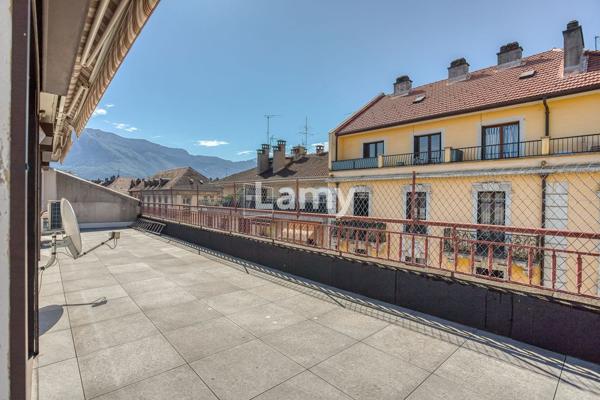T4 dernier etage avec terrasse de 80 m²