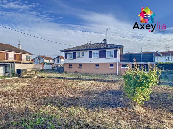 Mably (42300) A VENDRE - MABLY - MAISON ÉLEVÉE SUR SOUS-SOL SEMI ENTERRÉ AVEC TROIS CHAMBRES, DEUX GARAGES ET TERRAIN CONSTR