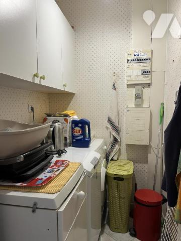 Centre ville, T3 avec balcon/terrasse,  vue sur  Mayenne, complété d'un garage fermé et d'une cave 