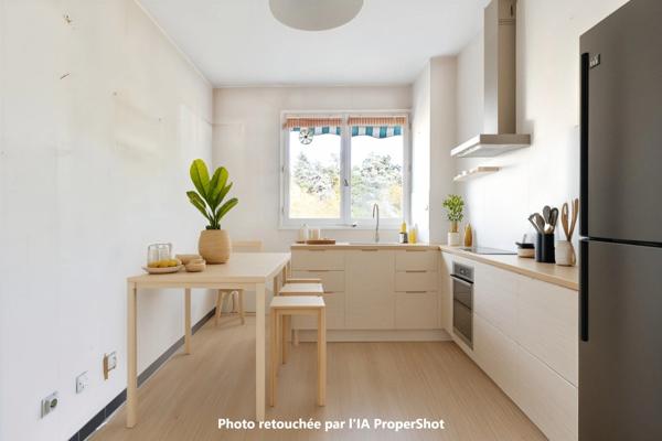 SAINTE FOY LES LYON - Bd de l'Europe- Appartement T3 de 68m² avec balcon, place de stationnement extérieure et cave