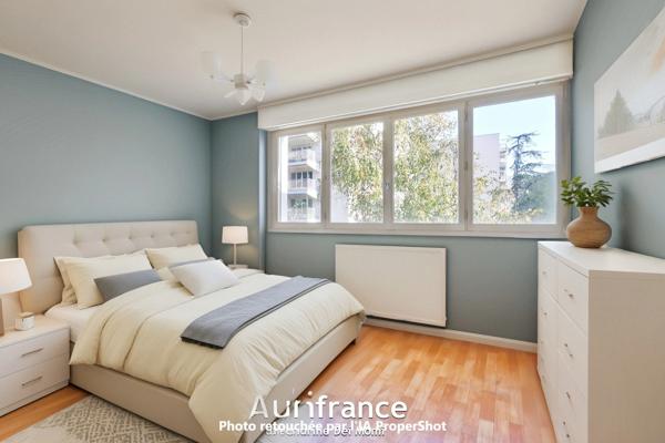 SAINTE FOY LES LYON - Bd de l'Europe- Appartement T3 de 68m² avec balcon, place de stationnement extérieure et cave