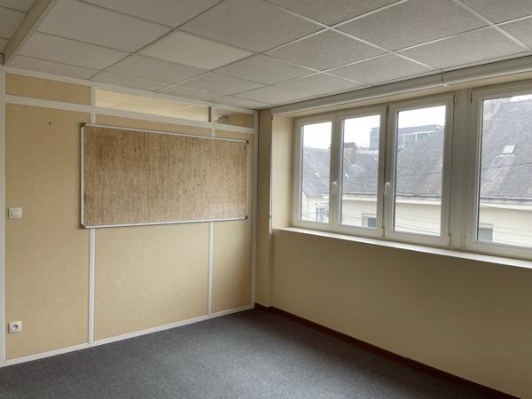 BUREAUX - A LOUER - ST NAZAIRE - 320 M2 - GARE - TERTIAIRE