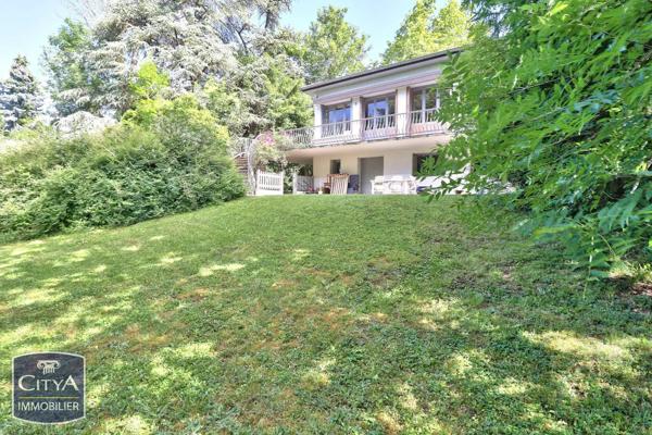 Maison à vendre 8 pièces 216.91m² Saint-Priest-en-Jarez (42270)