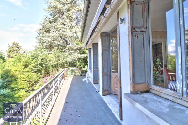 Maison à vendre 8 pièces 216.91m² Saint-Priest-en-Jarez (42270)