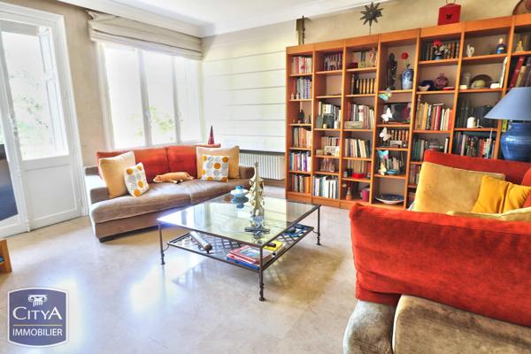 Maison à vendre 8 pièces 216.91m² Saint-Priest-en-Jarez (42270)