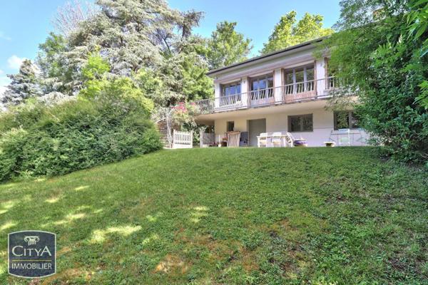 Maison à vendre 8 pièces 216.91m² Saint-Priest-en-Jarez (42270)