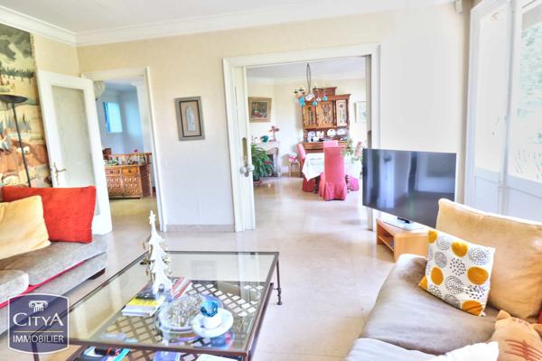 Maison à vendre 8 pièces 216.91m² Saint-Priest-en-Jarez (42270)