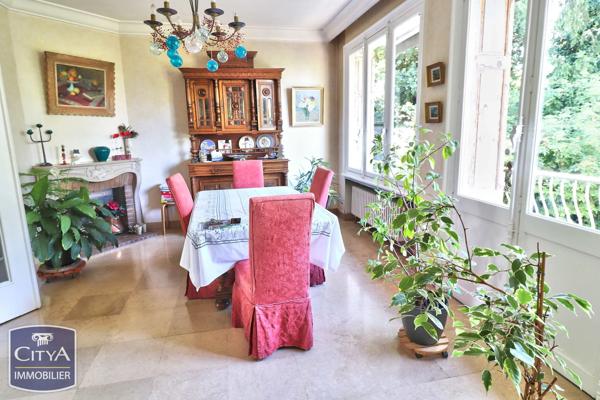 Maison à vendre 8 pièces 216.91m² Saint-Priest-en-Jarez (42270)
