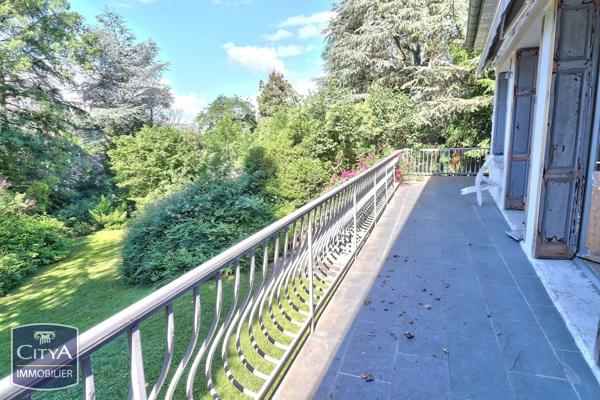 Maison à vendre 8 pièces 216.91m² Saint-Priest-en-Jarez (42270)