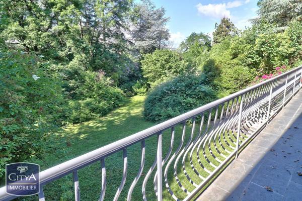 Maison à vendre 8 pièces 216.91m² Saint-Priest-en-Jarez (42270)