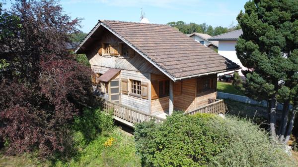 Chalet d'habitation sur un terrain de 450 m² au calme
