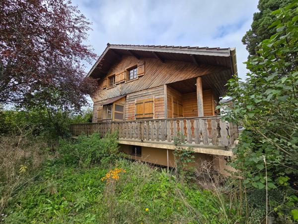 Chalet d'habitation sur un terrain de 450 m² au calme
