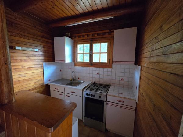 Chalet d'habitation sur un terrain de 450 m² au calme