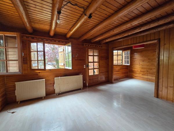 Chalet d'habitation sur un terrain de 450 m² au calme