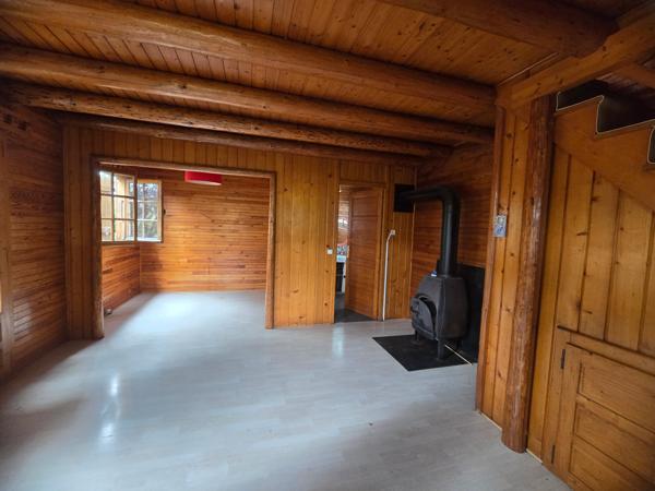 Chalet d'habitation sur un terrain de 450 m² au calme