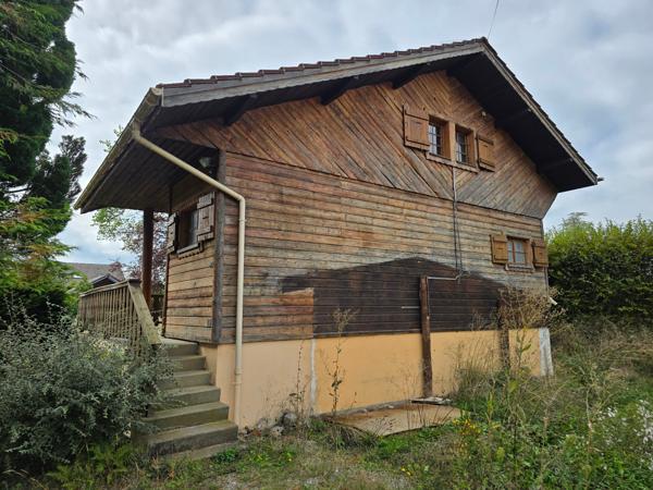 Chalet d'habitation sur un terrain de 450 m² au calme