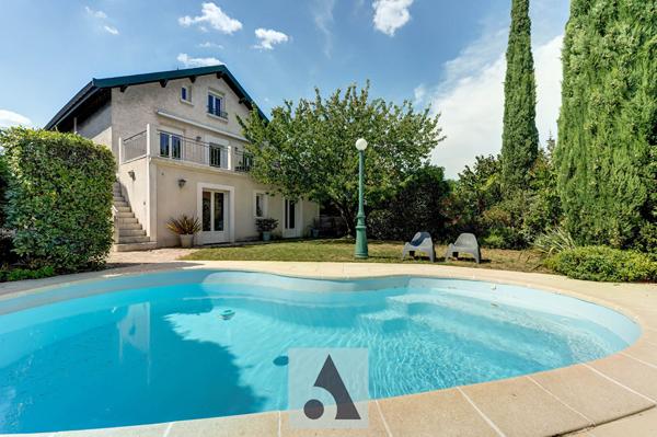 Villa 6 pièces 161 m2