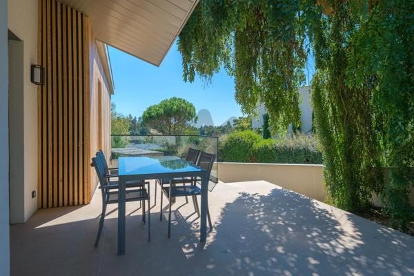 Exclusivité ! Limonest - Maison de 290 m2 env. 4 chambres - Piscine - Garage double - Terrain de 815m2