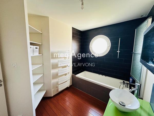 Maison à LE PUY-SAINT-BONNET, 49300 - 6 pièces 148m²