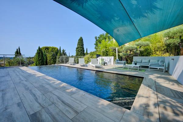 Vente Villa de luxe La Garde 7 Pièces 166 m²