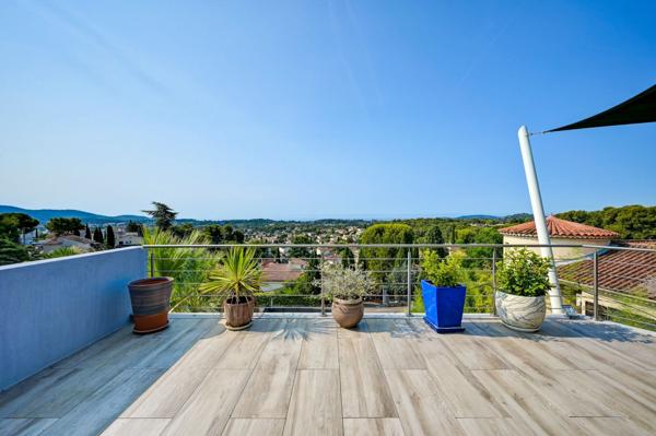 Vente Villa de luxe La Garde 7 Pièces 166 m²