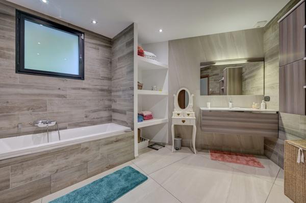 Vente Villa de luxe La Garde 7 Pièces 166 m²