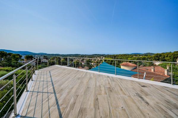 Vente Villa de luxe La Garde 7 Pièces 166 m²