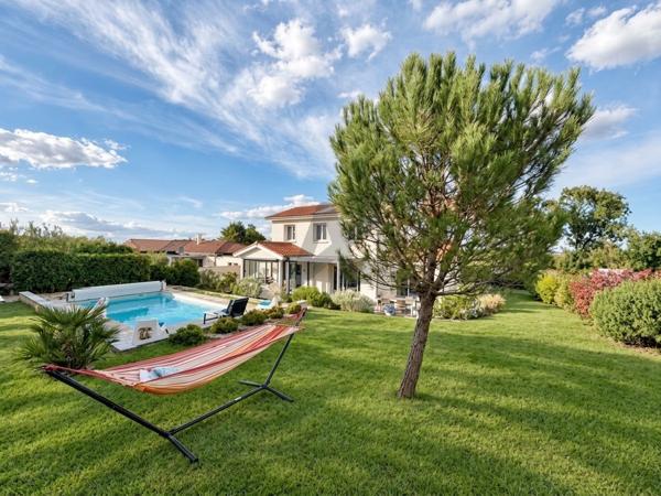 LA TOUR DE SALVAGNY - Maison 122 m2 - 4 chambres - Terrain 860 m2 avec piscine