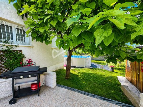 MAISON INDIVIDUELLE – 5 CHAMBRES – TERRASSE PLEIN SUD – DÉPENDANCE HABITABLE – RETHEL