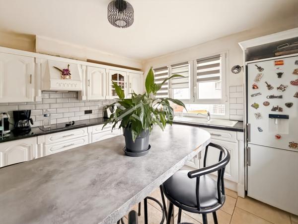 MAISON INDIVIDUELLE – 5 CHAMBRES – TERRASSE PLEIN SUD – DÉPENDANCE HABITABLE – RETHEL