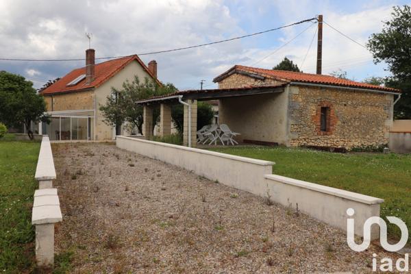 Maison 5 pièces de 110 m² à Le Fouilloux (17270)