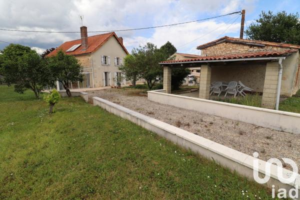 Maison 5 pièces de 110 m² à Le Fouilloux (17270)