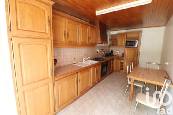 Maison 5 pièces de 110 m² à Le Fouilloux (17270)