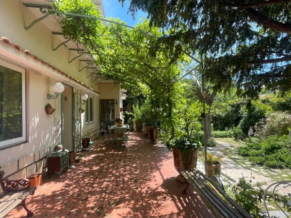 Vente Maison de luxe Sète 6 Pièces 202 m²