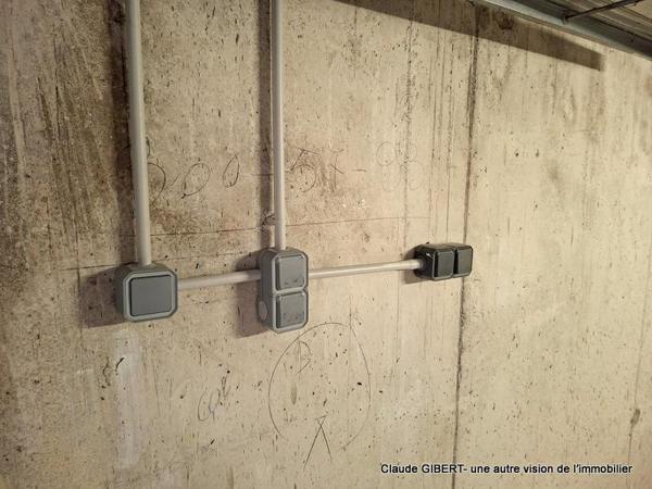 Balaruc-les-Bains (34540) Garage fermé de 14 m2 avec électricité au sous-sol d'une résidence sécurisée à Balaruc-Les-Bains