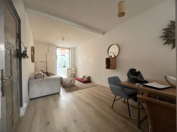 Maison
         5 pièces
        - 95 m² Exclusivité 220 000 € *