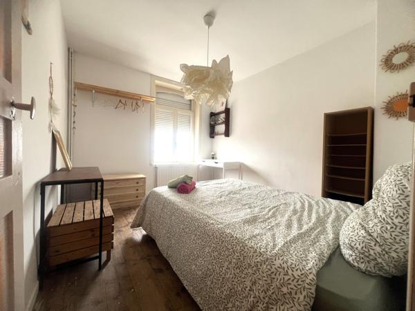 Maison
         5 pièces
        - 95 m² Exclusivité 220 000 € *