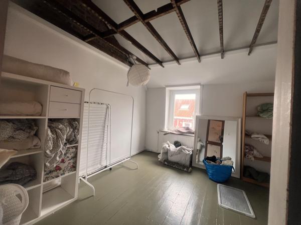 Maison
         5 pièces
        - 95 m² Exclusivité 220 000 € *