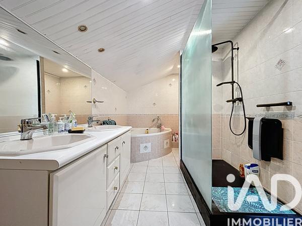 Maison à vendre 8 pièces 260 m² Plan-de-Cuques