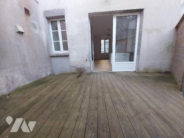 Maison à Vendre à Vitré (35500) en Ille-et-Vilaine

HYPER CENTRE VILLE, venez découvrir cette...