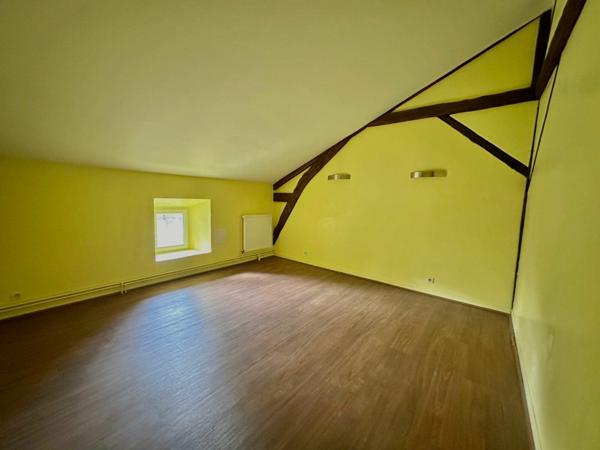 Maison à louer  8 pièces •  Saint-Priest-Taurion