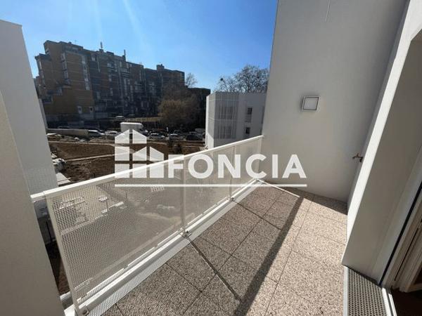 Location Appartement 4 pièces 92.2 m² - 201 RUE DE LA POULE ROUSSE Evry 91000