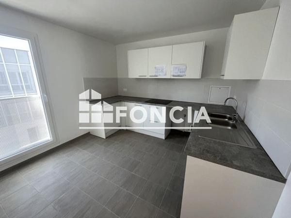 Location Appartement 4 pièces 92.2 m² - 201 RUE DE LA POULE ROUSSE Evry 91000