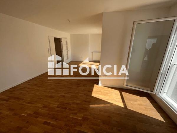 Location Appartement 4 pièces 92.2 m² - 201 RUE DE LA POULE ROUSSE Evry 91000