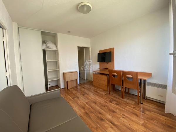Appartement Nanterre 2 pièce(s) 29 m2 219 000 € **  - Référence  15396