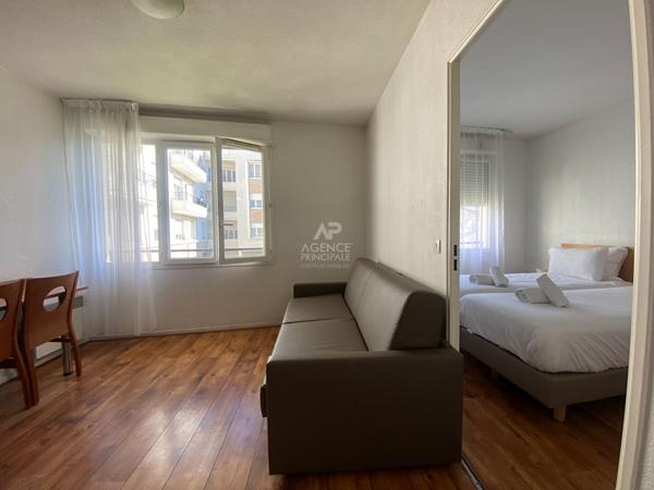 Appartement Nanterre 2 pièce(s) 29 m2 219 000 € **  - Référence  15396