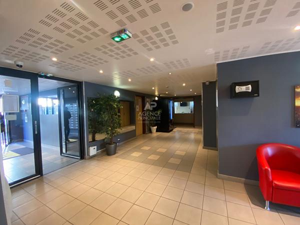 Appartement Nanterre 2 pièce(s) 29 m2 219 000 € **  - Référence  15396