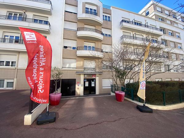 Appartement Nanterre 2 pièce(s) 29 m2 219 000 € **  - Référence  15396