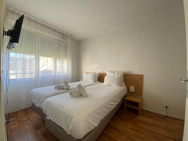 Appartement Nanterre 2 pièce(s) 29 m2 219 000 € **  - Référence  15396